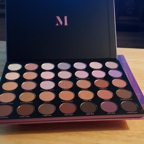 💜Morphe 35L Ultralavender Artistry Palette - Picture 5 of 8